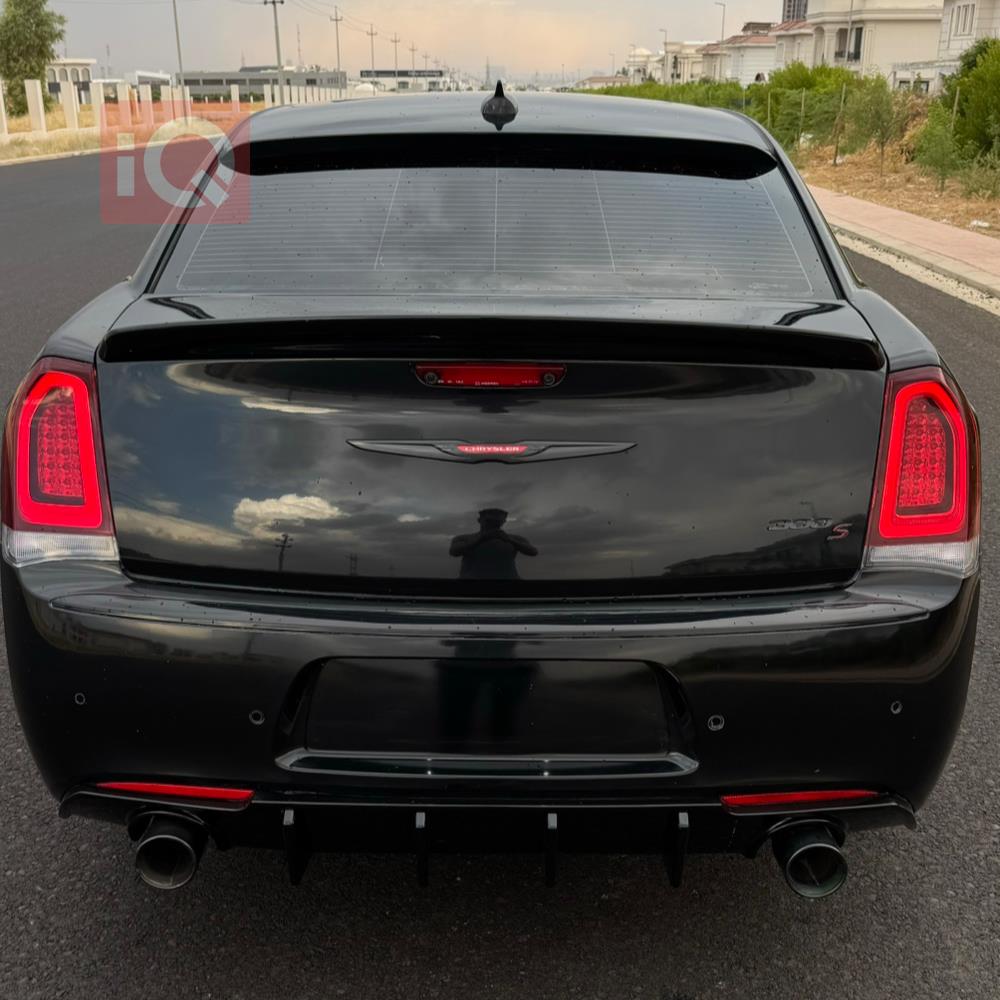 کرایسلەر 300